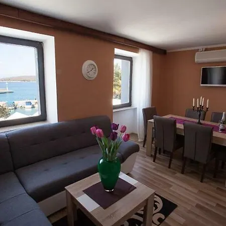 M&s * ニヴィーチェ