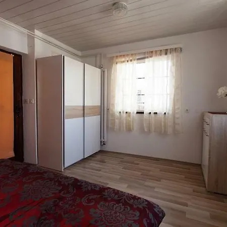 M&s Apartman Njivice