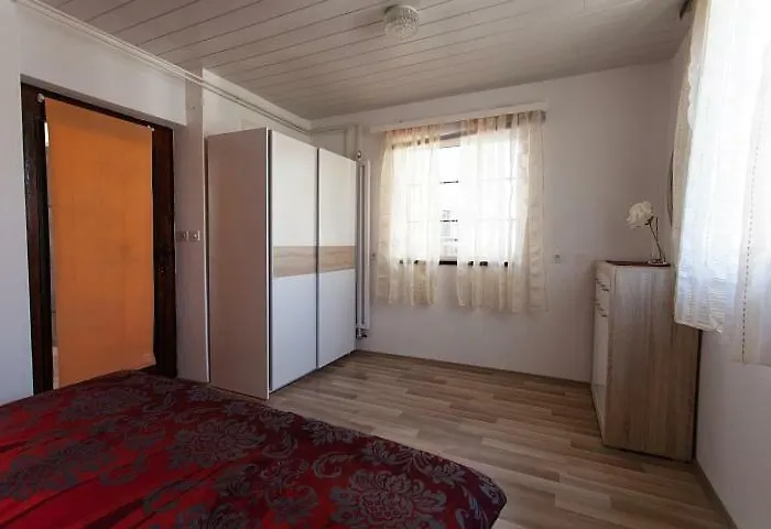 M&s Lägenhet Njivice